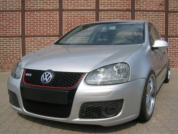 Предна броня за Golf 5 - GTI дизайн за фабрични халогени - висококачествен продукт за автомобил