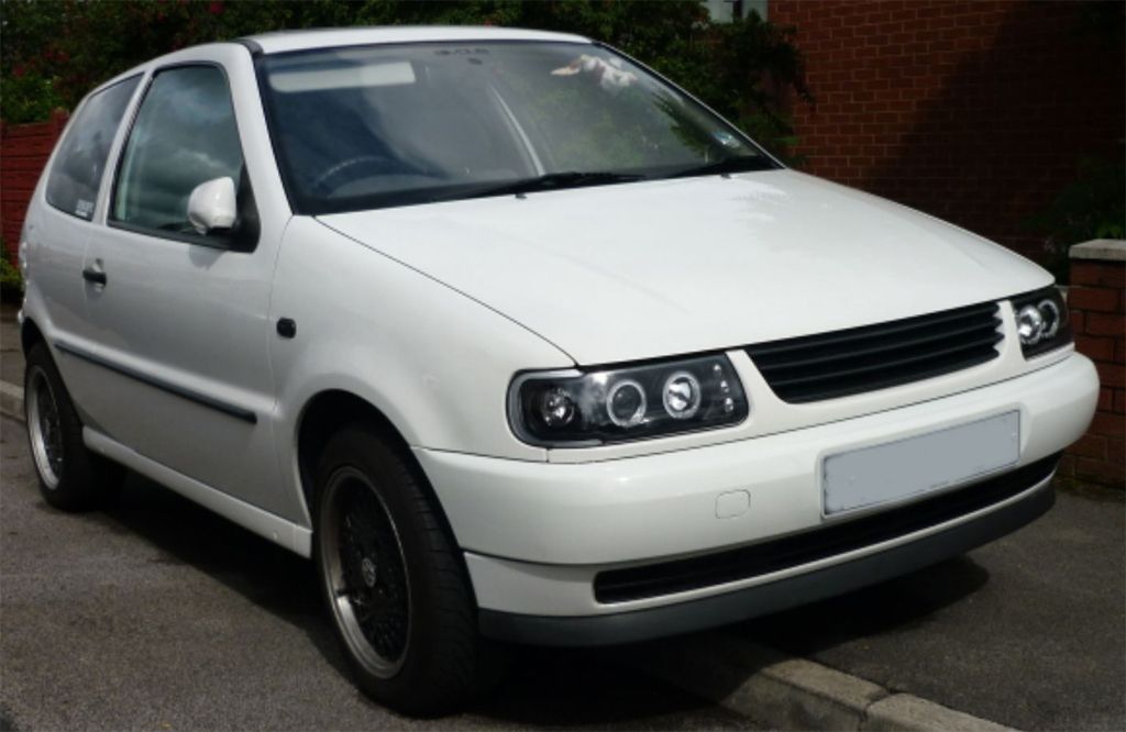 Решетка без емблема VW POLO 6N (1994-1999) - черна - висококачествен продукт за автомобил