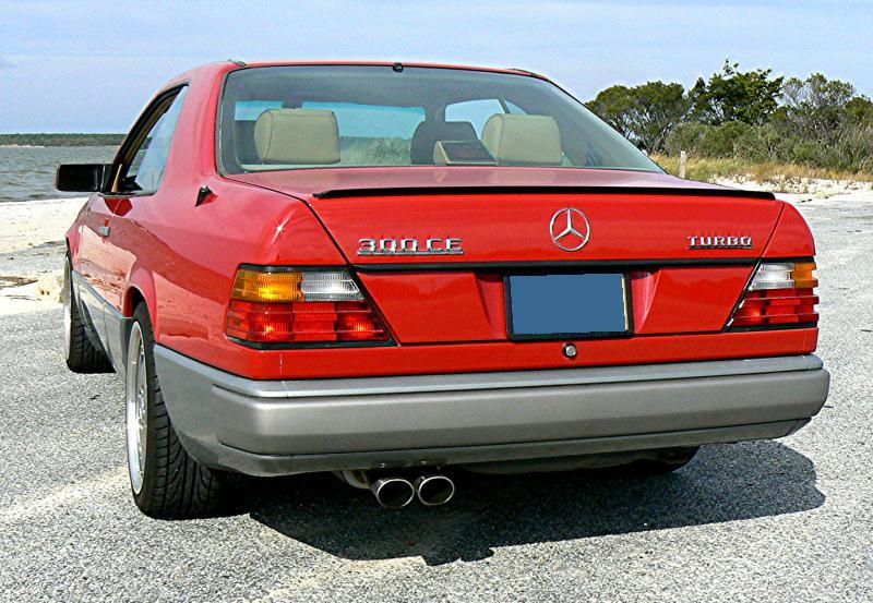Лип спойлер за багажник за Mercedes W124 - висококачествен продукт за автомобил