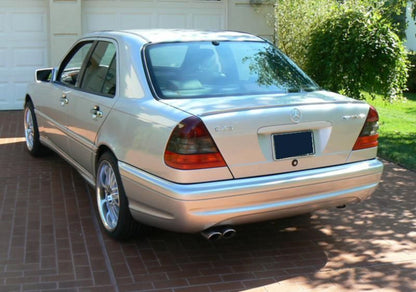 Лип спойлер за багажник за Mercedes W202 - висококачествен продукт за автомобил