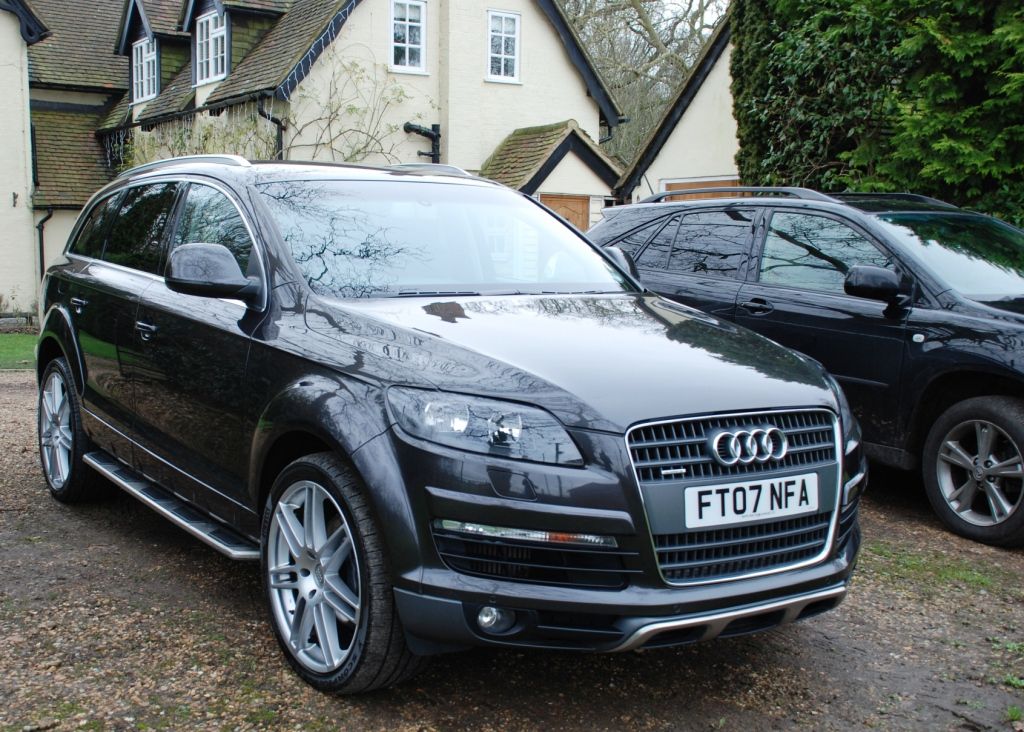 Степенки за Audi Q7 (2005-2015) - висококачествен продукт за автомобил