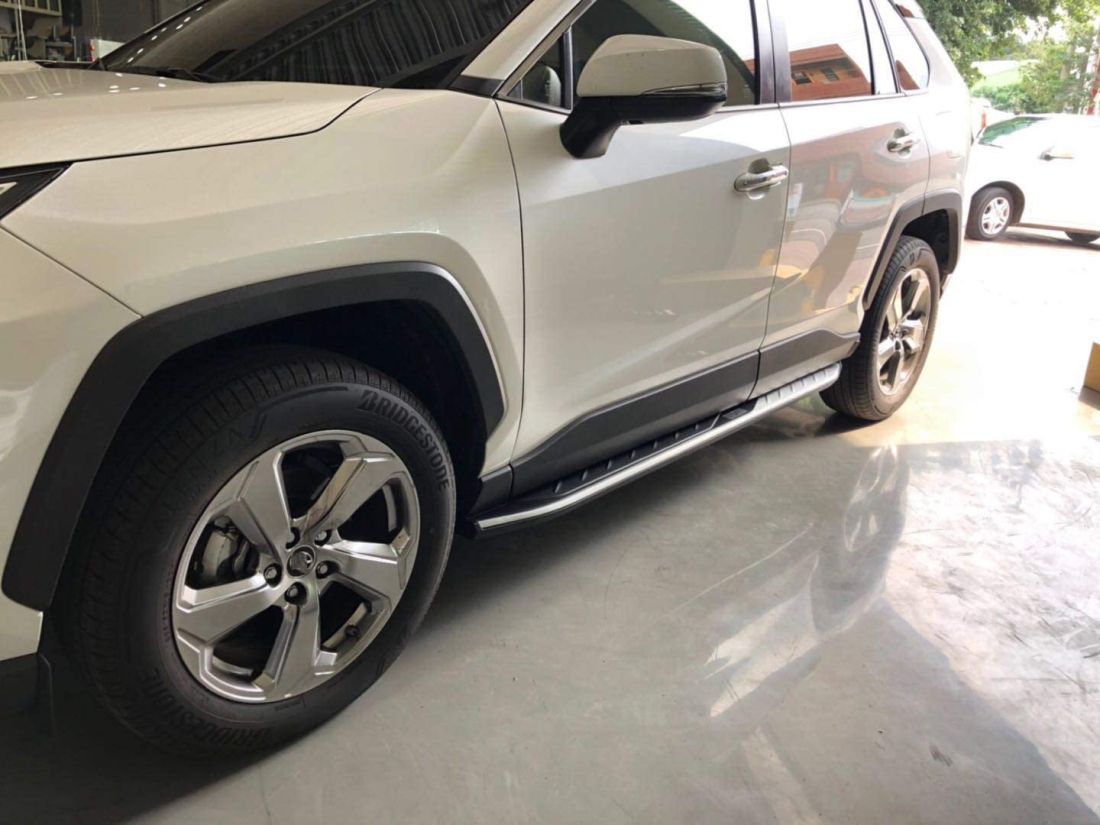 Степенки за Toyota Rav4 (2019+) OEM - висококачествен продукт за автомобил