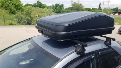 Автобокс Junior Easy 132x78x36cm с 85 mm крепежи, с ключ, 320 литра - черен - висококачествен продукт за автомобил