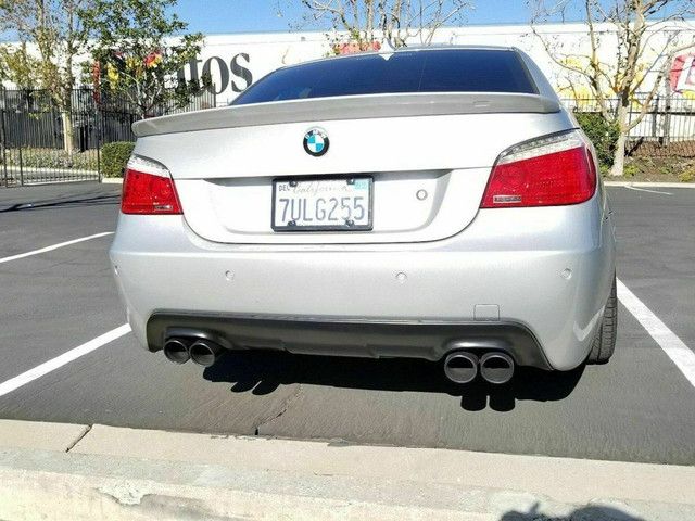 Дифузер за задна броня за BMW E60 M-Tech - двоен, черен гланц - висококачествен продукт за автомобил