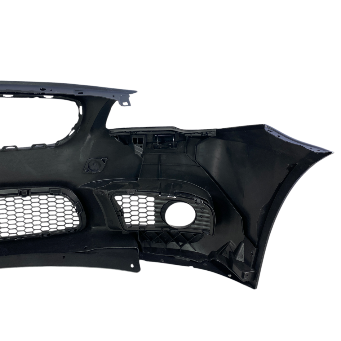 Предна броня за BMW F10 / F11 (2010-2014) - M5 дизайн с отвори за парктроник и отвори за халогени - висококачествен продукт за автомобил