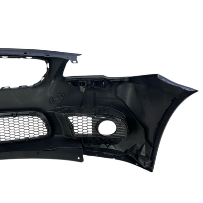 Предна броня за BMW F10 / F11 (2010-2014) - M5 дизайн с отвори за парктроник и отвори за халогени - висококачествен продукт за автомобил