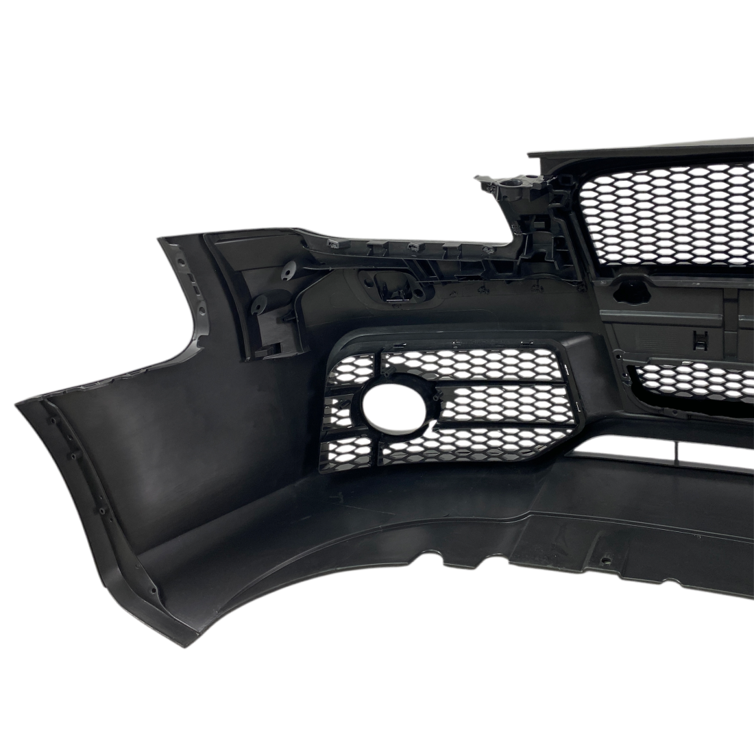 Предна броня за Audi A4 B7 8E (2004-2008) - S-Line Design с черна решетка без отвори за парктроник - висококачествен продукт за автомобил