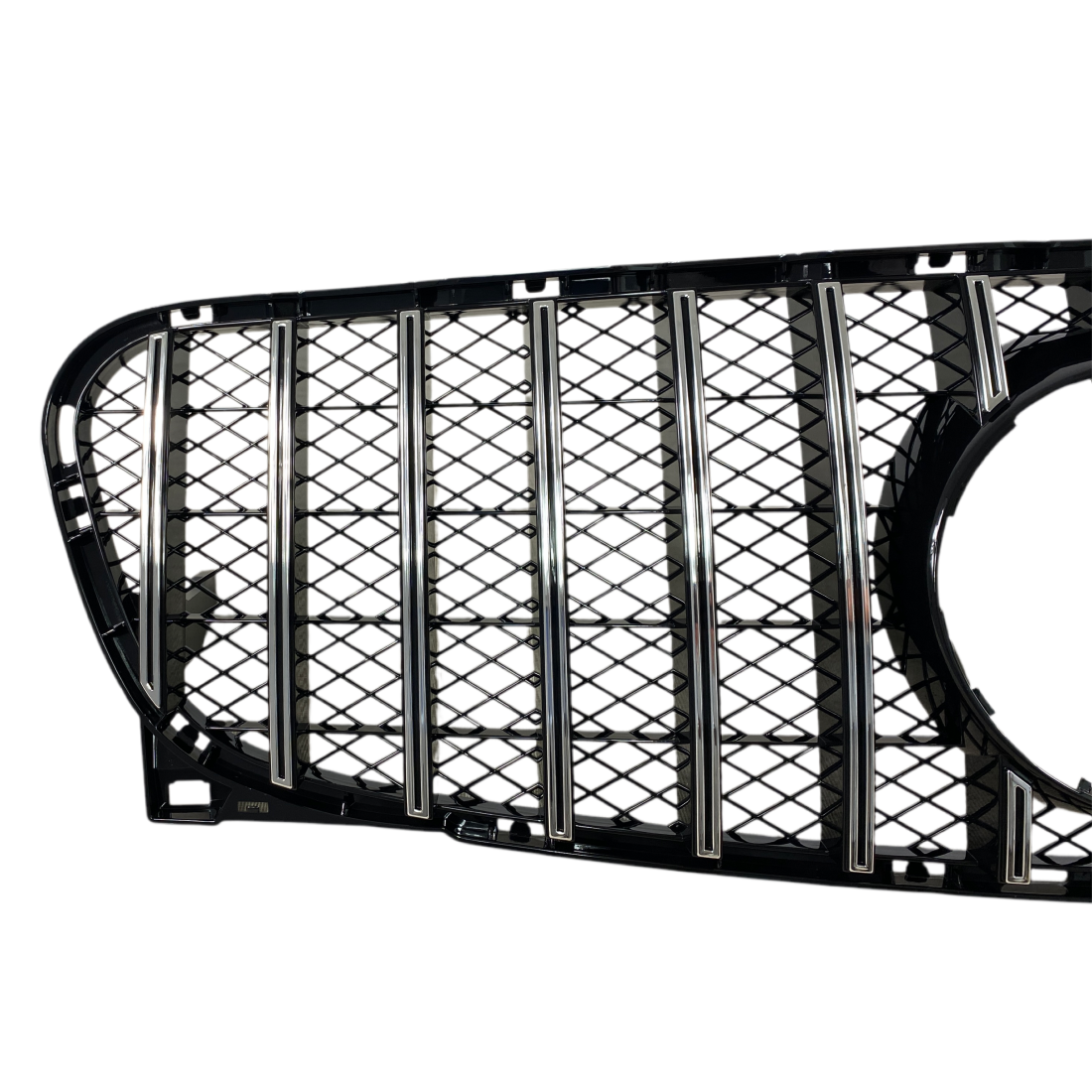 Решетка за Mercedes GLA X156 (2013-2018) chrome/black - GT - висококачествен продукт за автомобил