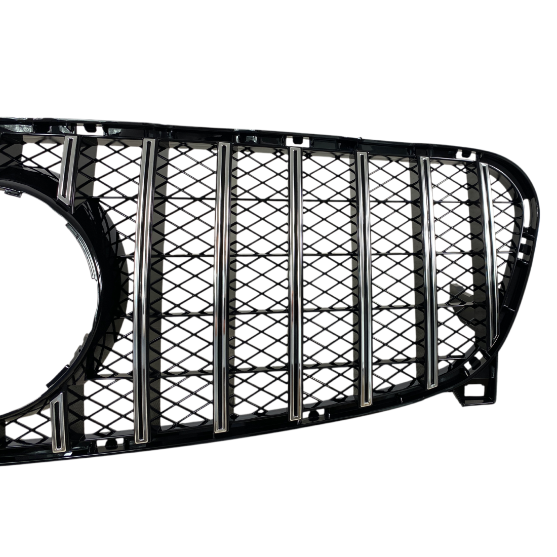 Решетка за Mercedes GLA X156 (2013-2018) chrome/black - GT - висококачествен продукт за автомобил