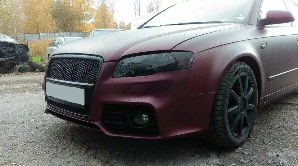 Предна броня за Audi A4 B7 8E (2004-2008) - S-Line Design с черна решетка с отвори за парктроник - висококачествен продукт за автомобил