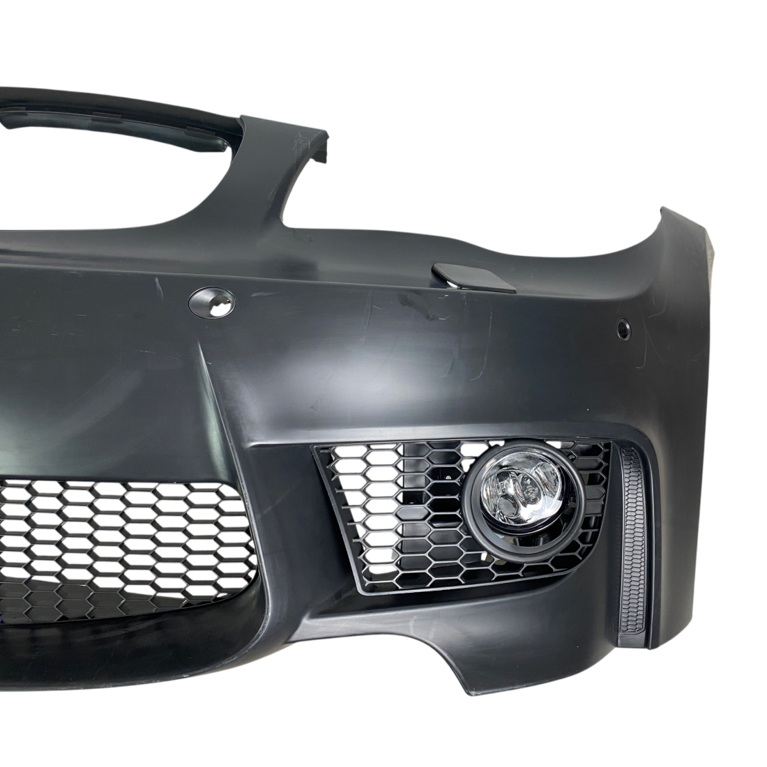 Предна броня за BMW E87 (2007-2011) - M1 с халогени - висококачествен продукт за автомобил
