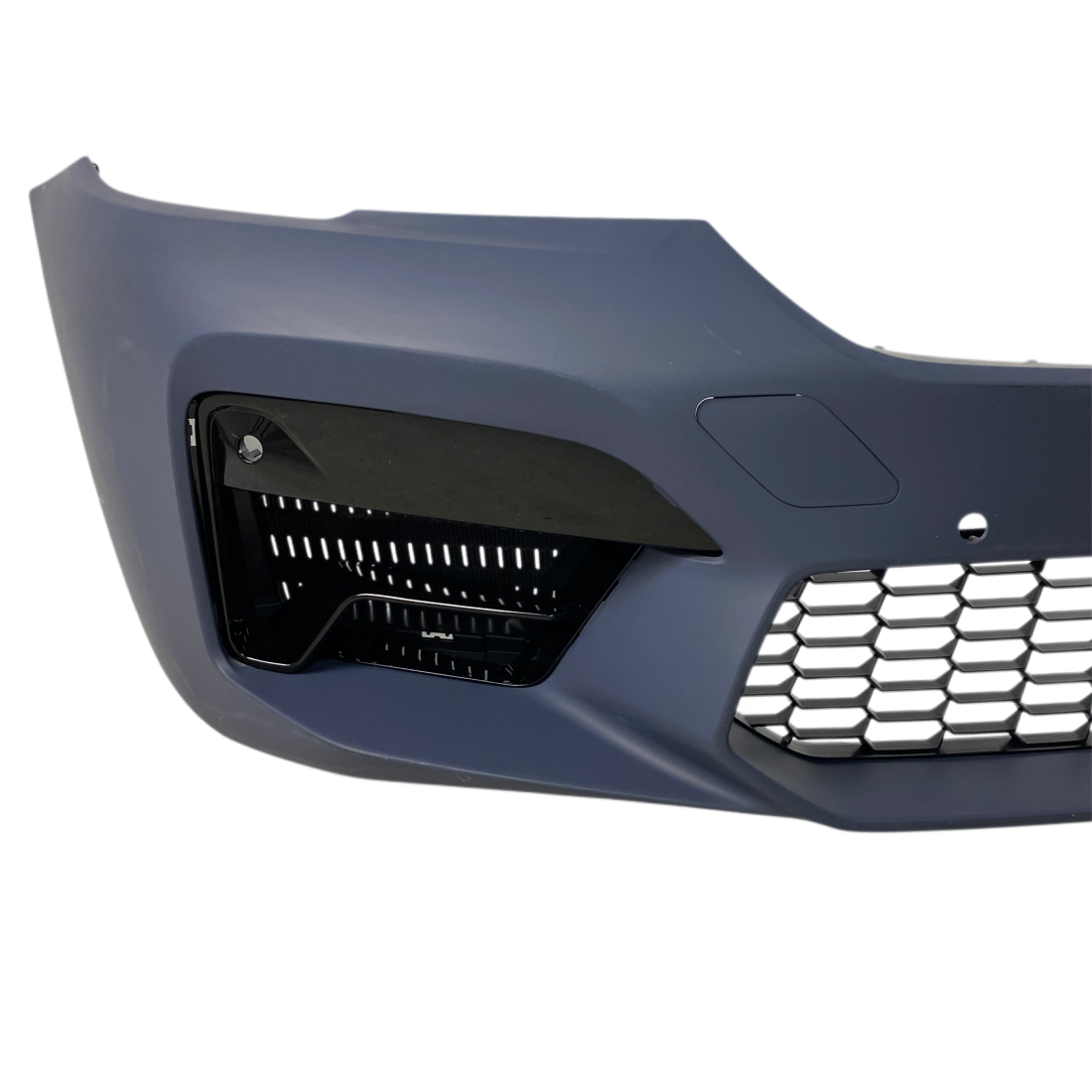 Предна броня за BMW G30 (2020+) - М5 дизайн с овтори за парктроник и камера за коли с cruise control - висококачествен продукт за автомобил