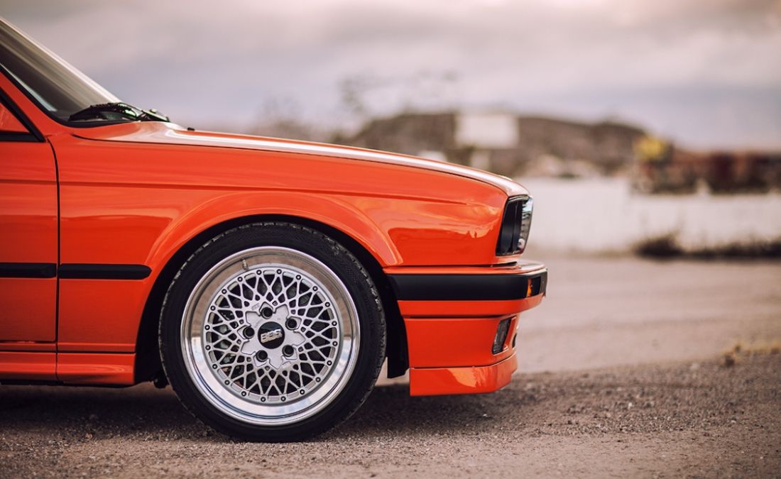 Добавка за предна броня за BMW E30 - висококачествен продукт за автомобил